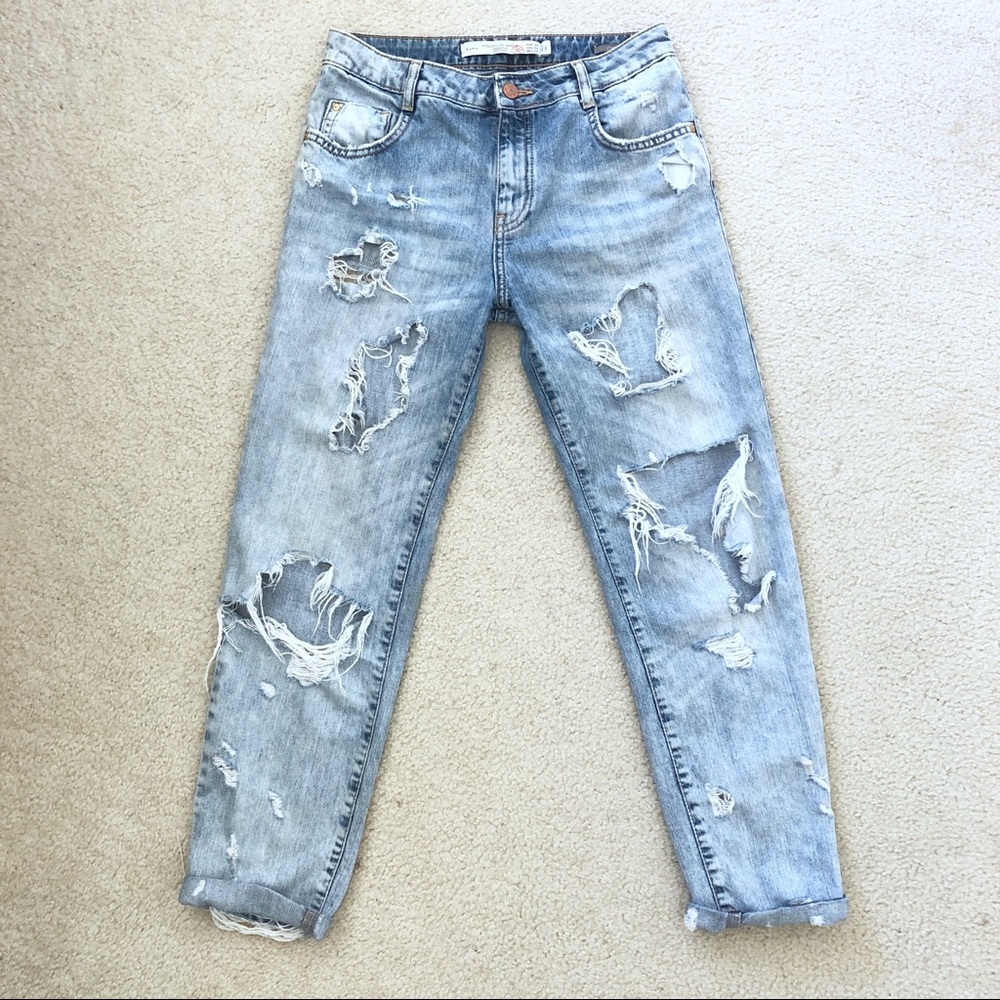 ZARA SUPER RIPPED BOYFRIEND JEANS LIGHT BLUE